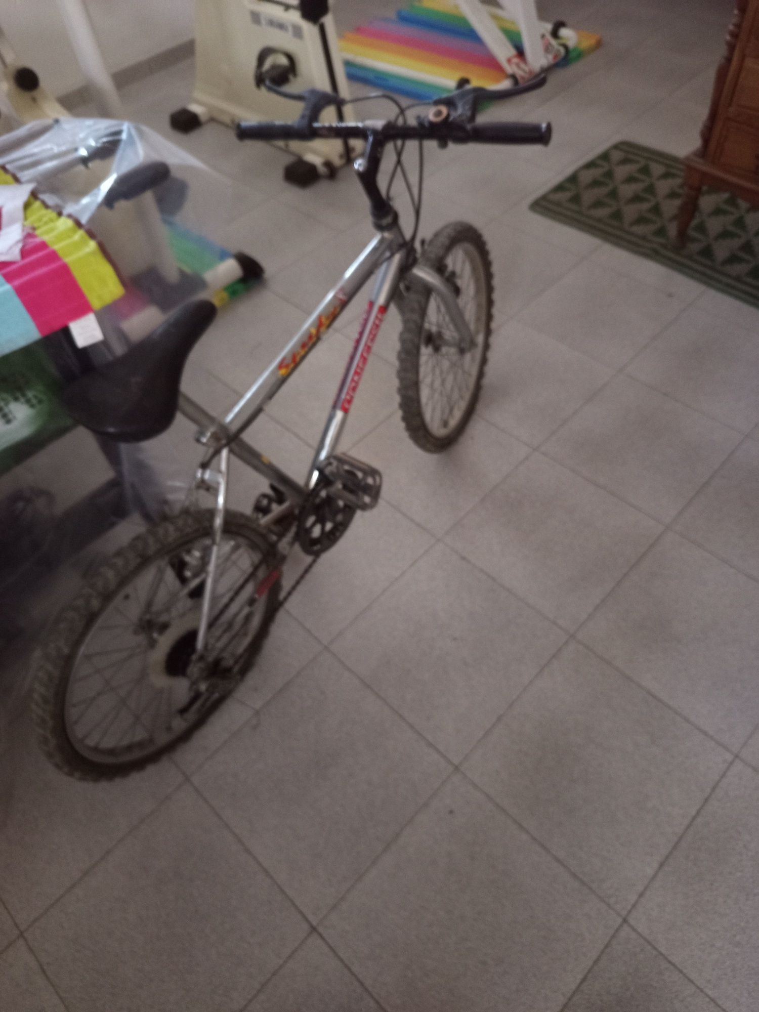 Bicicleta pequena para crianças