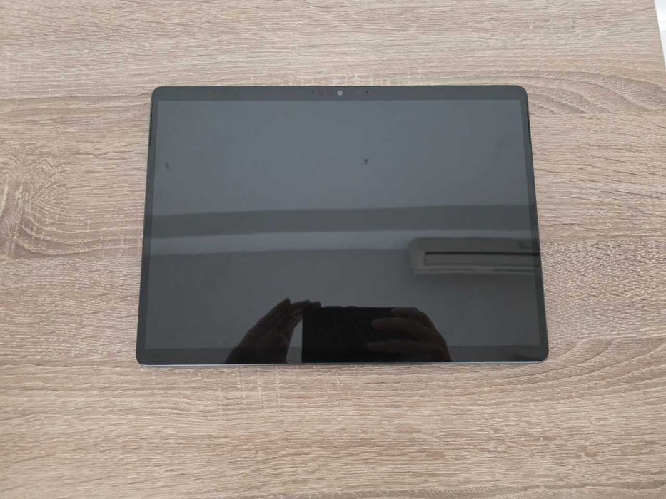 Microsoft Surface Pro 9 z ładowarką