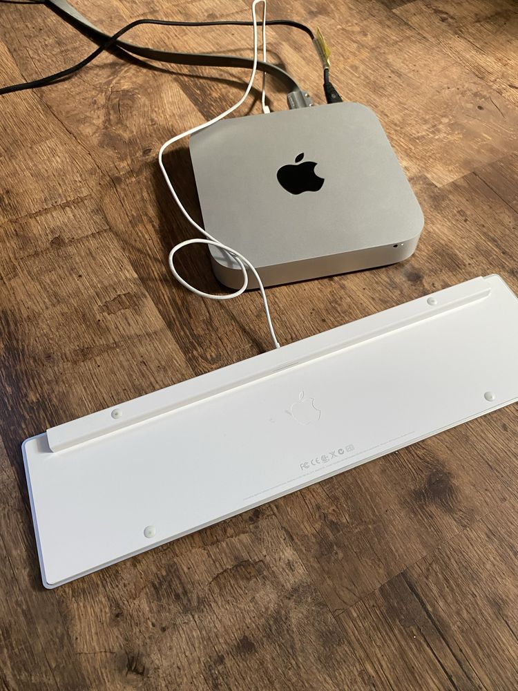 Apple Mac Mini A1347+клпюавиатура Apple A1243