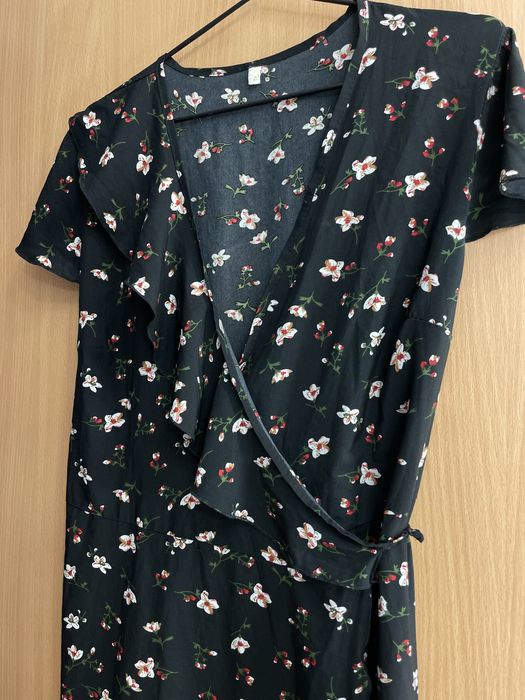 Легка сукня на запах