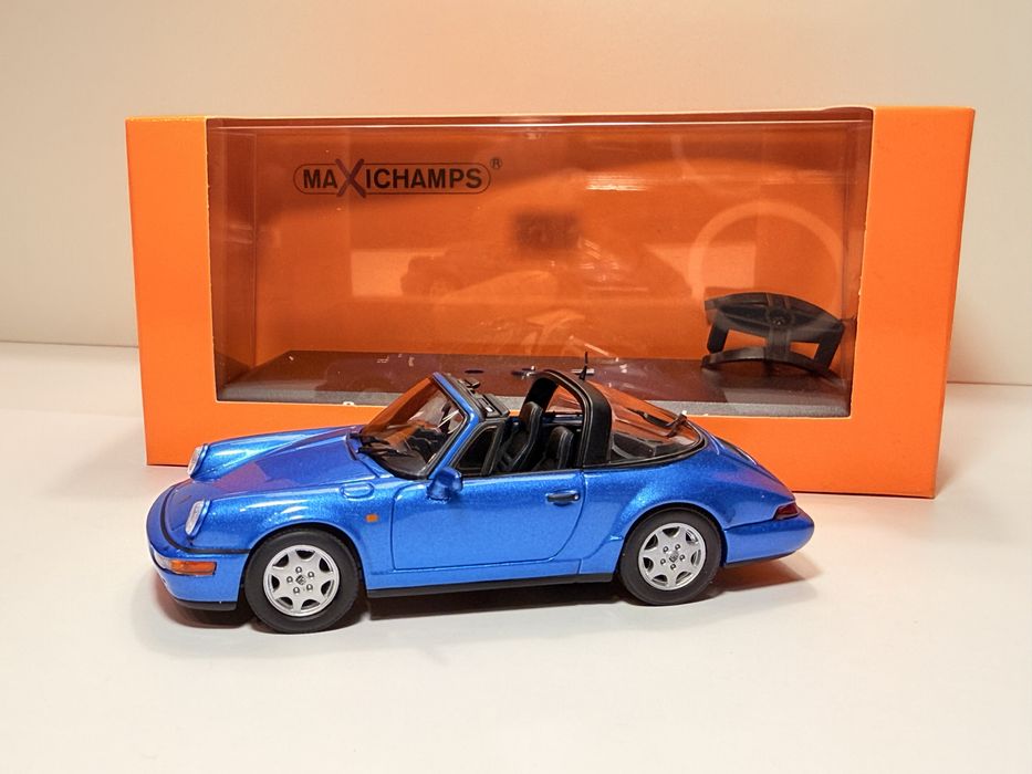 Model 1:33 Porsche 911 Targa 964 blue Minichamps