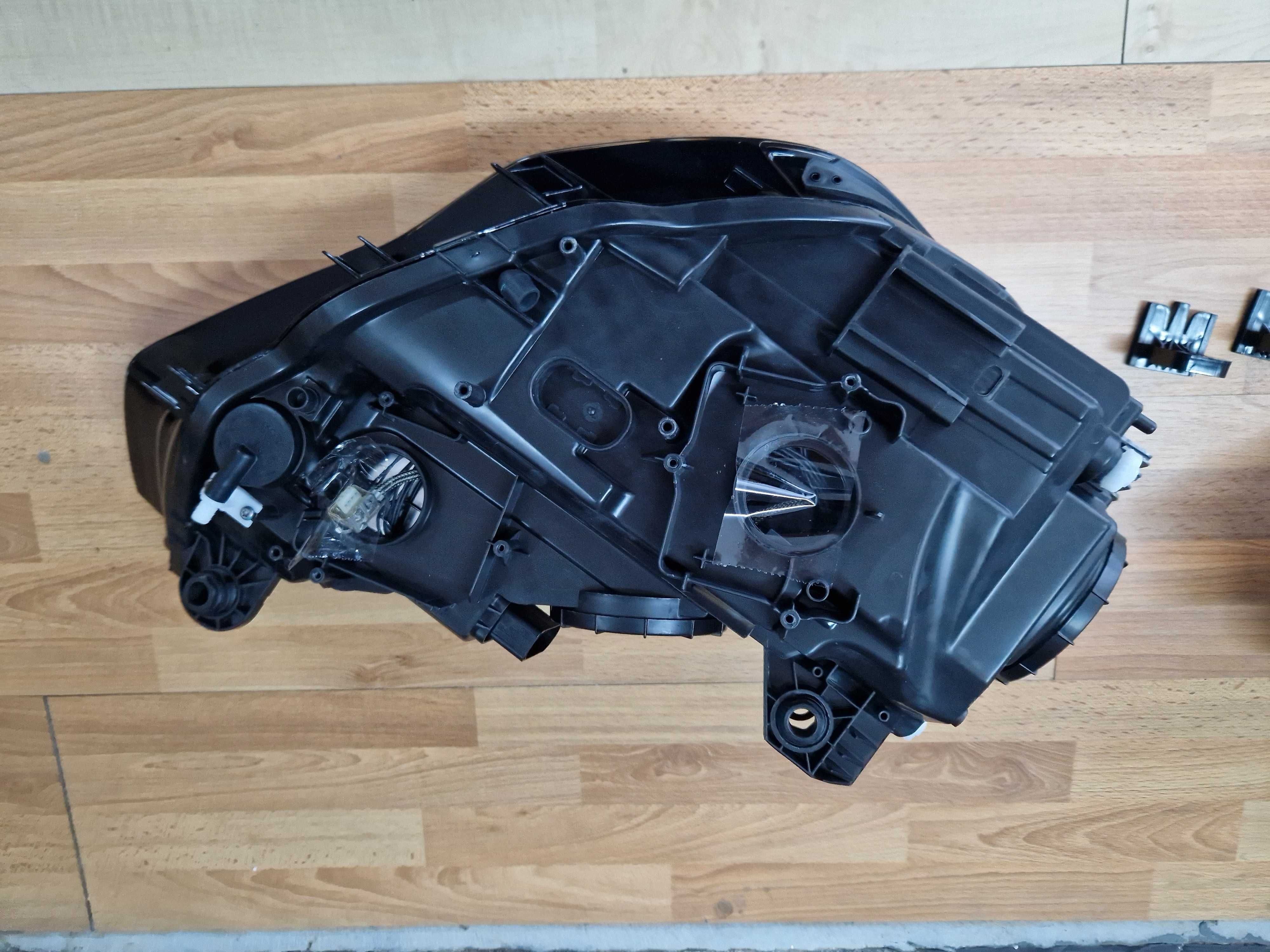 Передние фары Bi-Xenon на Audi A3 8V 12-16 года c блоками