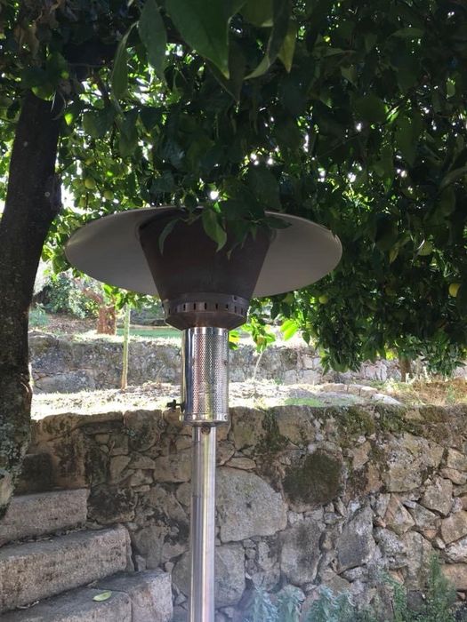 Aquecedor de exterior em bom estado