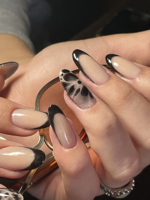 Моделі на манікюр