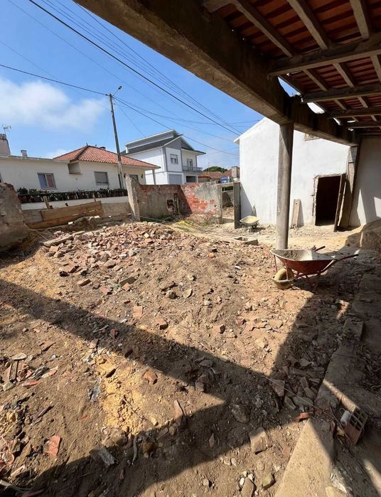 Moradia Independente com terreno no Gaio - Vimeiro Alcobaça