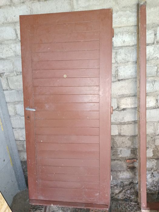 Drzwi wejściowe solidne, drewniane