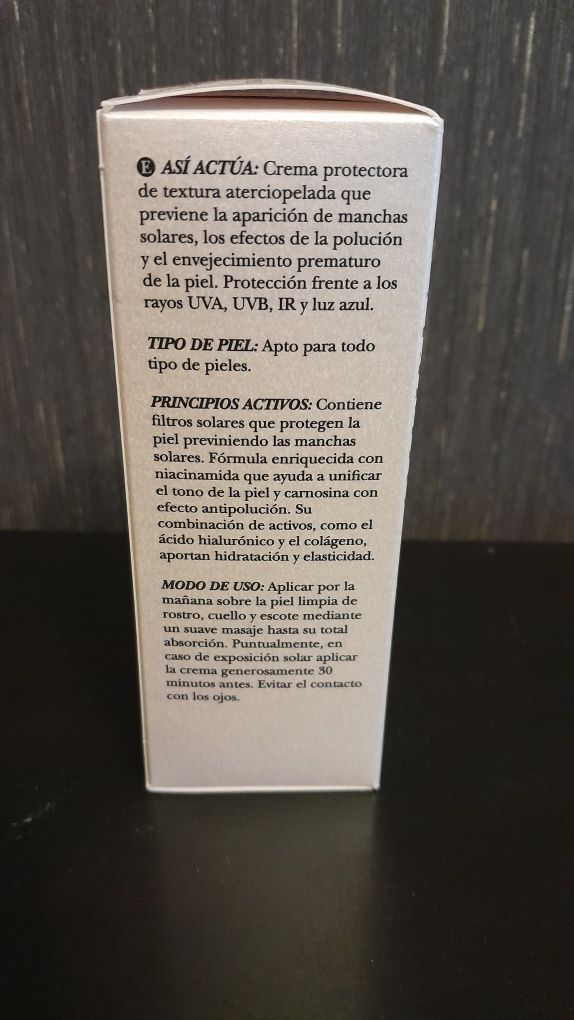 Creme facial dia Deliplus antimanchas spf 50