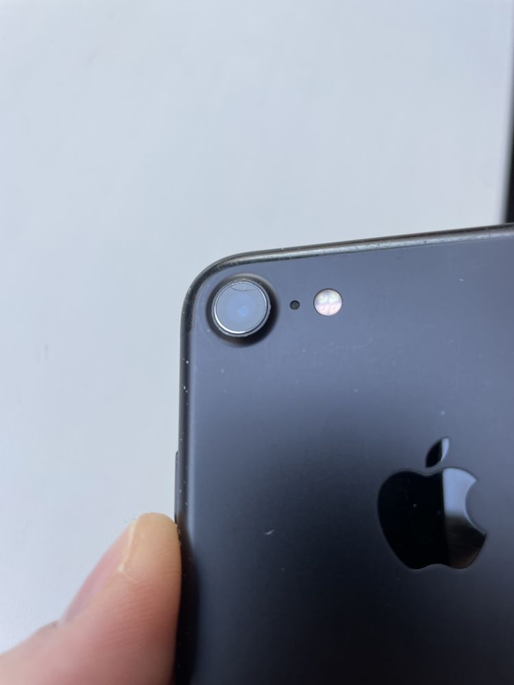 Apple iPhone 7 память 32Gb iCloud