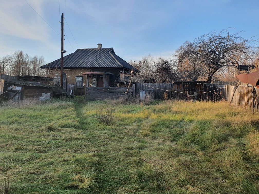 Будинок село Дніпровське (Повідов), Чернігівська область