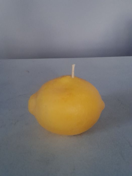 Продам восковые свечи в форме фруктов. Апельсин, мандарин, лимон