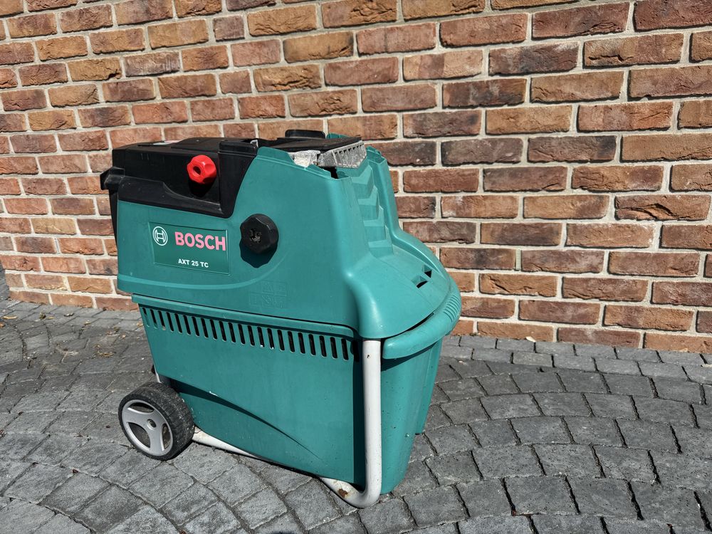 Rozdrabniacz do gałezi BOSCH AXT 25TC