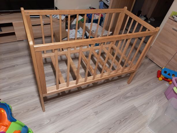 Łóżeczko niemowlęce drewniane solidne