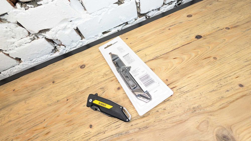 Ніж складний DeWalt DWHT10910 з США Оригінал