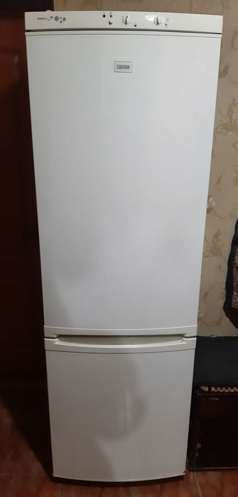 Холодильник Zanussi