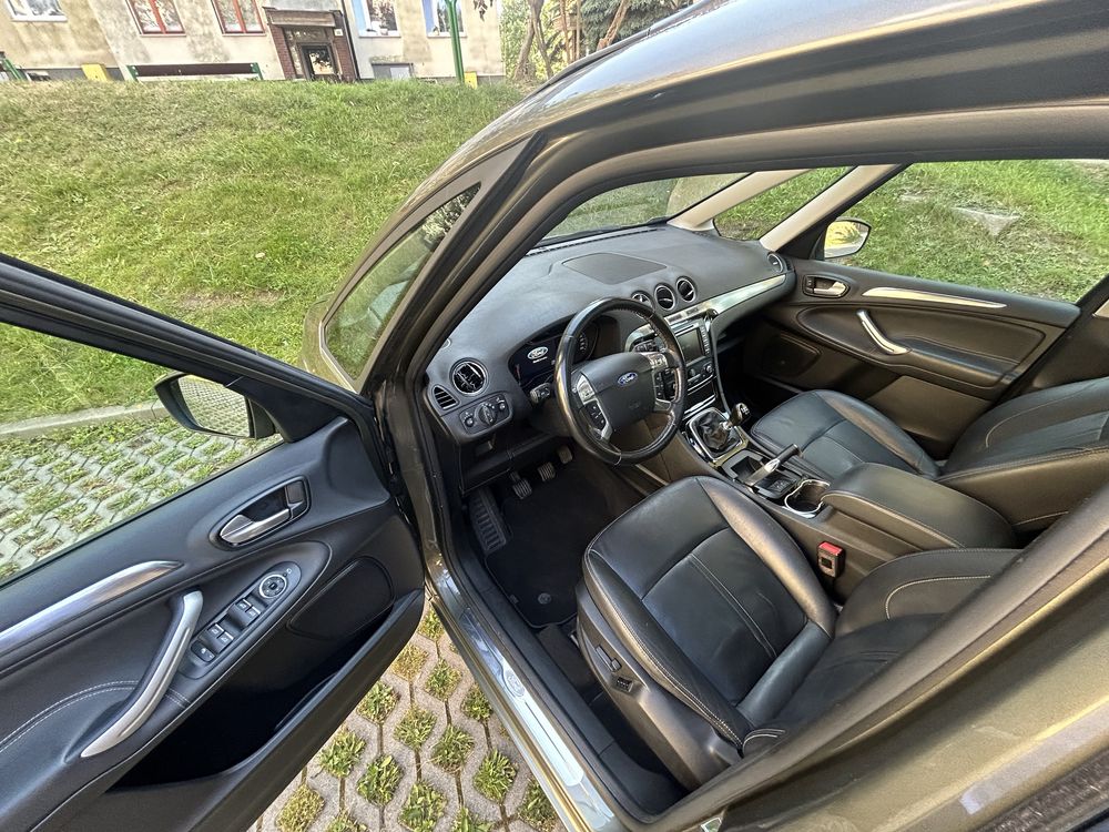 Ford Galaxy 1.6 TDCI (TITANIUM)  7-osobowy z panoramicznym dachem