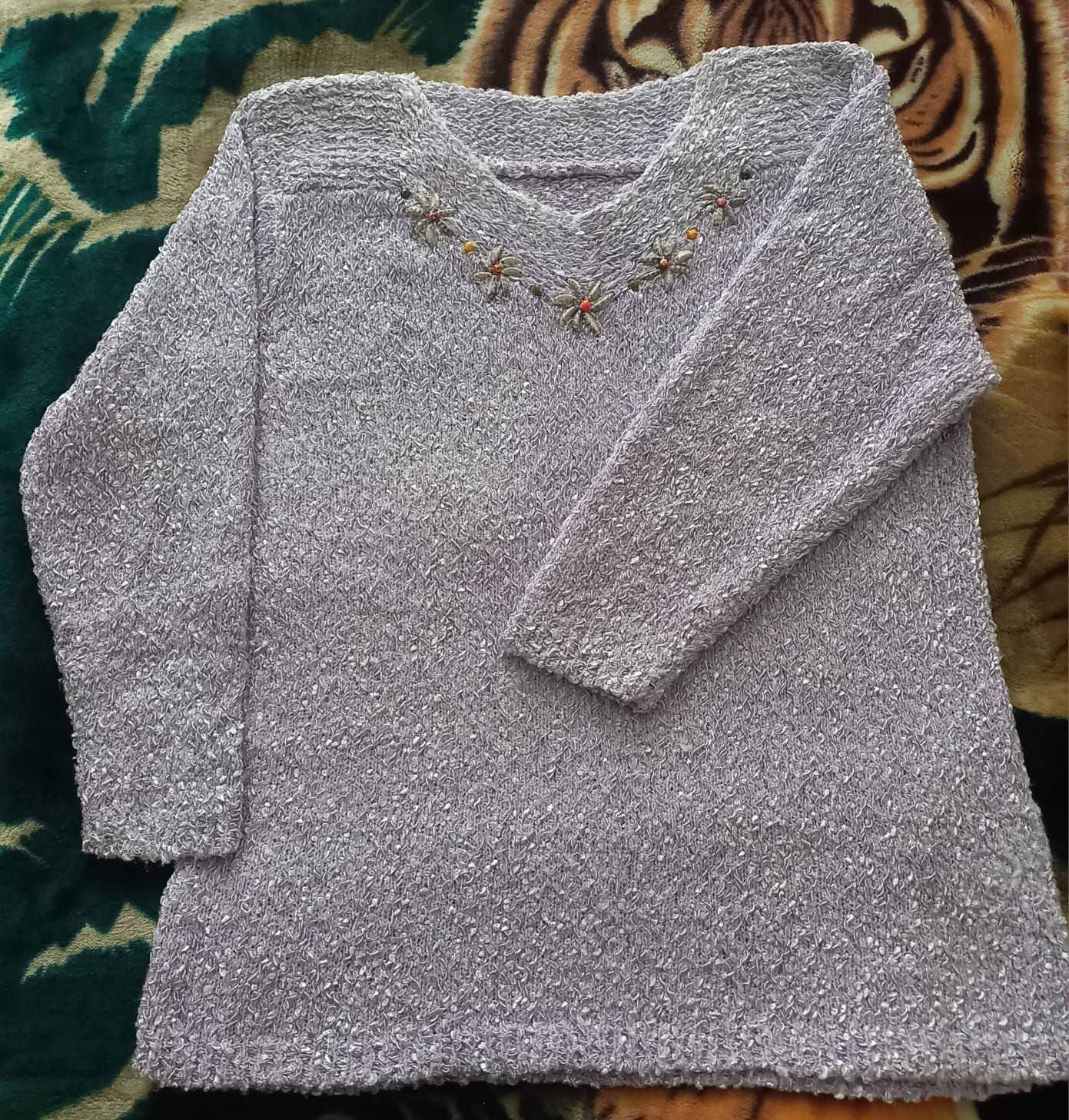 Продам вязаный свитерок женский