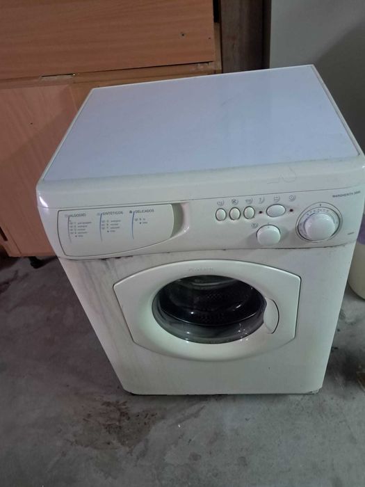 Máquina de Lavar roupa