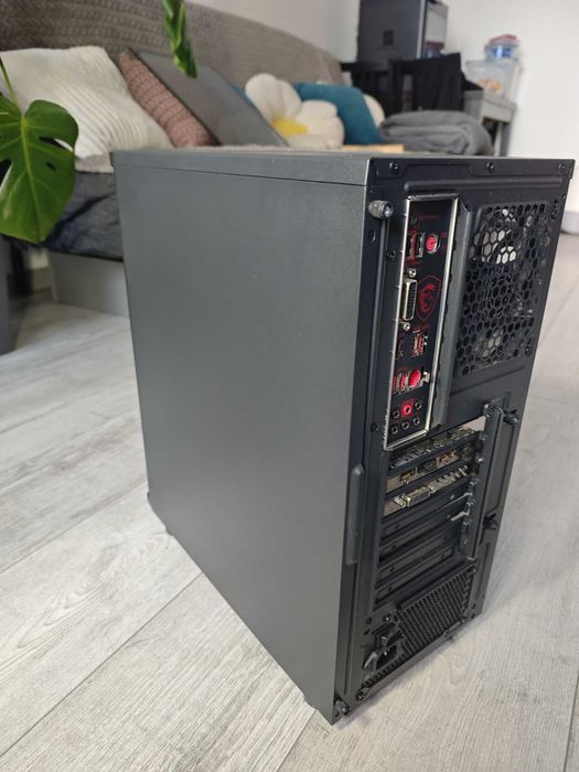 Ryzen 5 2600 | GTX 1070 | 16 GB DDR4 3000 | SSD 256 GB | Windows 11