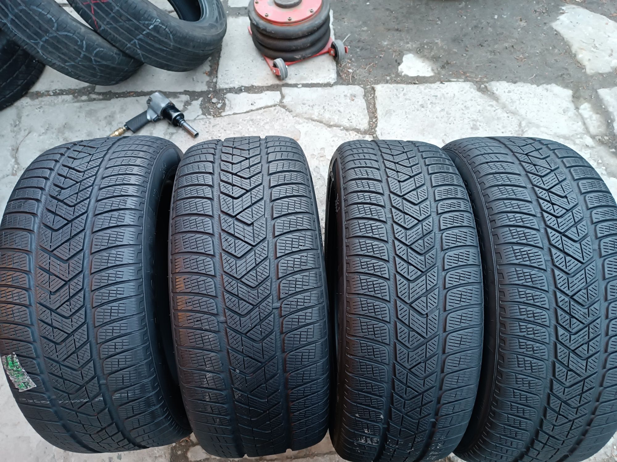 Sprzedam Oponę Pirreli 2x255/50 r19 2x235/55 r19