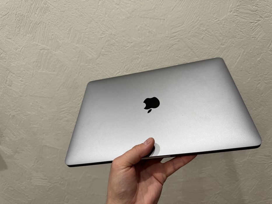 Продам Macbook Pro 16/256 как новый