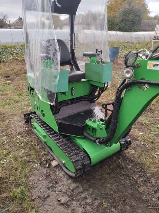 Продам мініескаватор  мд4 +