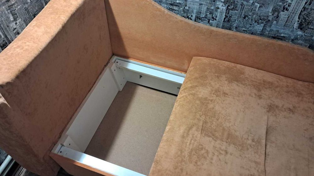 Чудочий диванчик