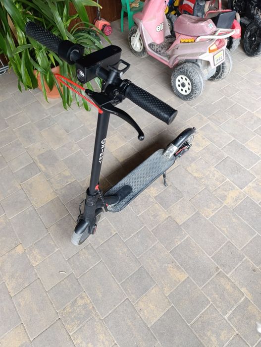 Електро самокат Zippy