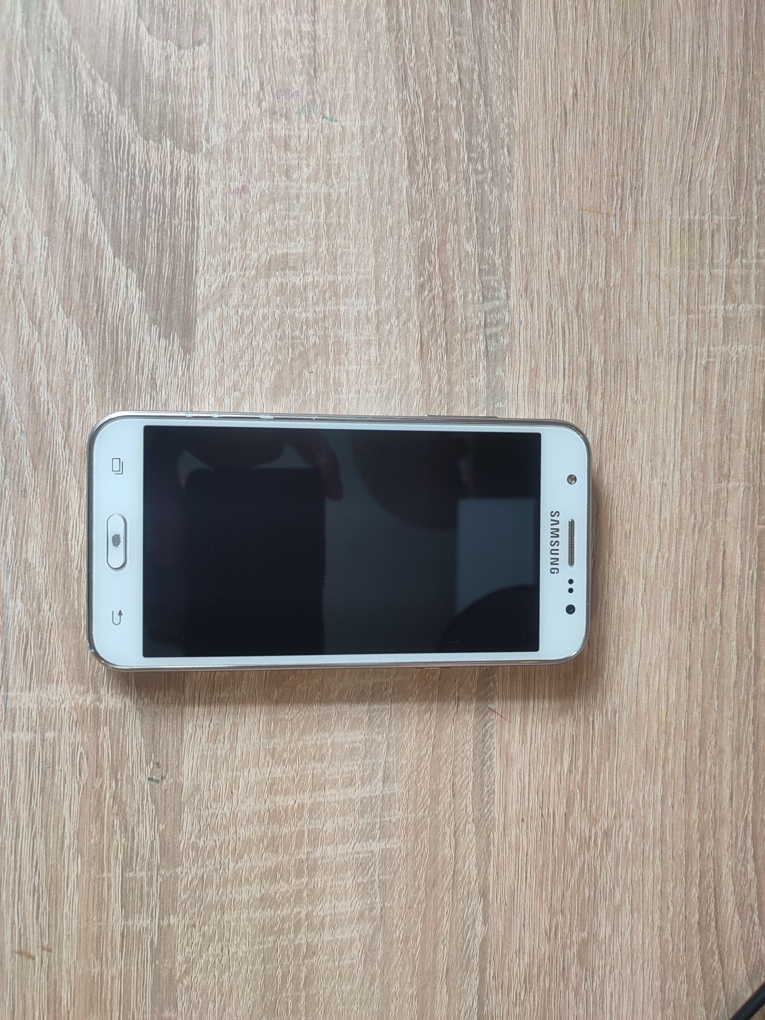 Продам мобільний телефон Samsung j500h