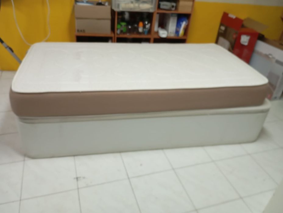 Cama usada + colchão