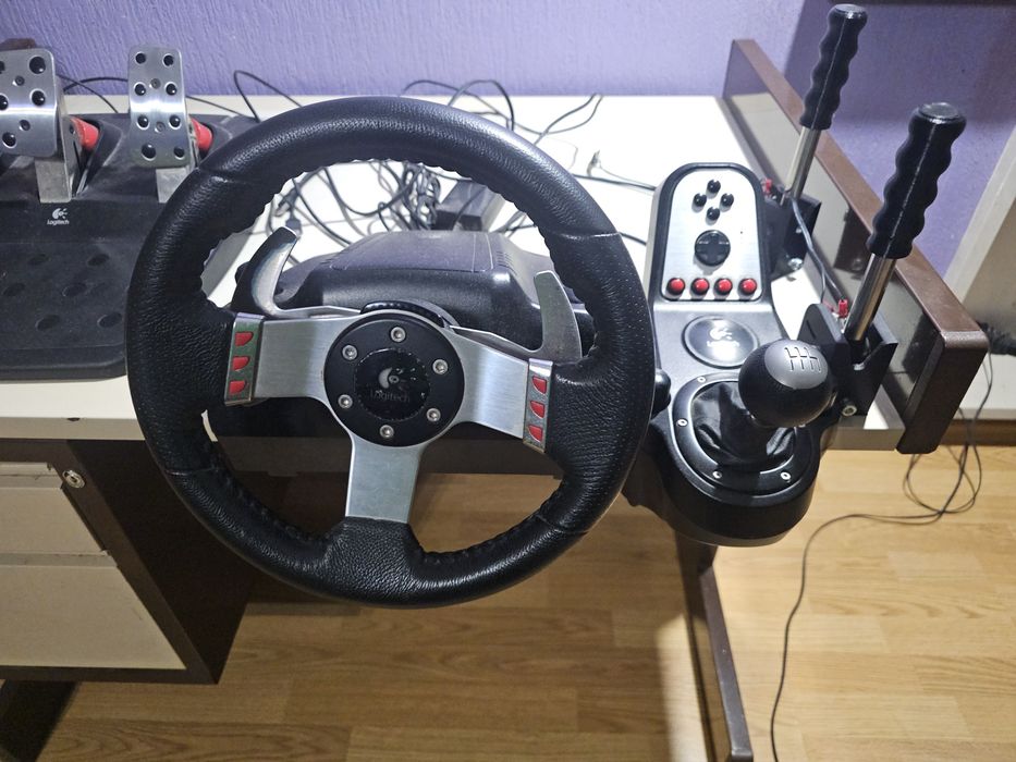 Volante Logitech g27 + estrutura + pedais + shifter