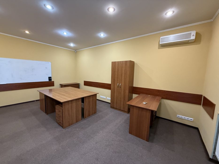 Оренда офісного приміщення 118 метрів, Дмитрівська, Цирк, Перемоги