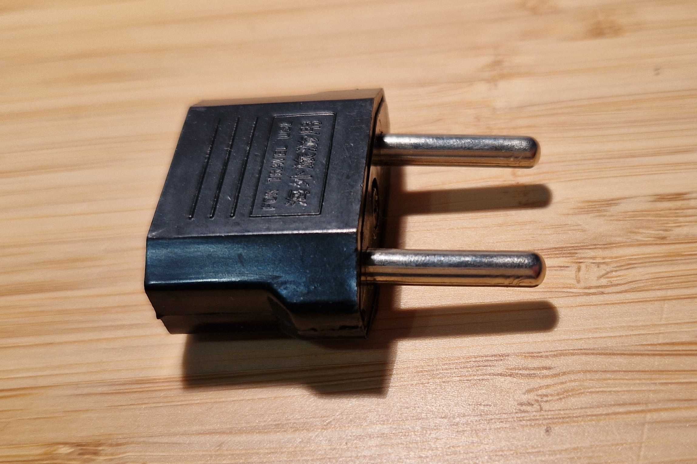 Adapter sieciowy gniazdka EU z US, Kanada 10A - przejściówka Black