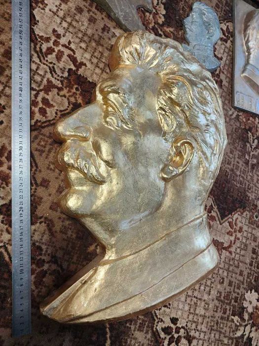 Барельєф. Сталін. Великий