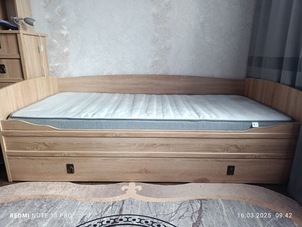 Продається ліжко і кутовий шкаф