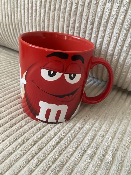 Duży kubek m&m czerwony 500 ml