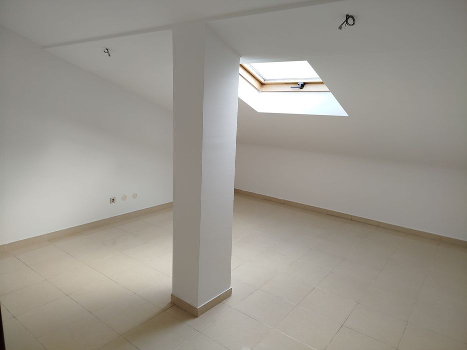 Arrecadação Marinha Grande 22m2 sem água nem luz