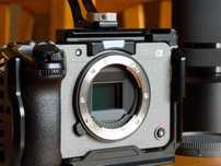 Sony FX30 + Sony E 55-210 mm F4.5-6.3 OSS + 3 baterias + cage