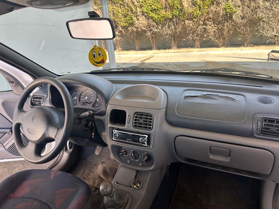 Renault Clio 1.2 Gasolina 1998 – próxima inspeção em setembro de 2026