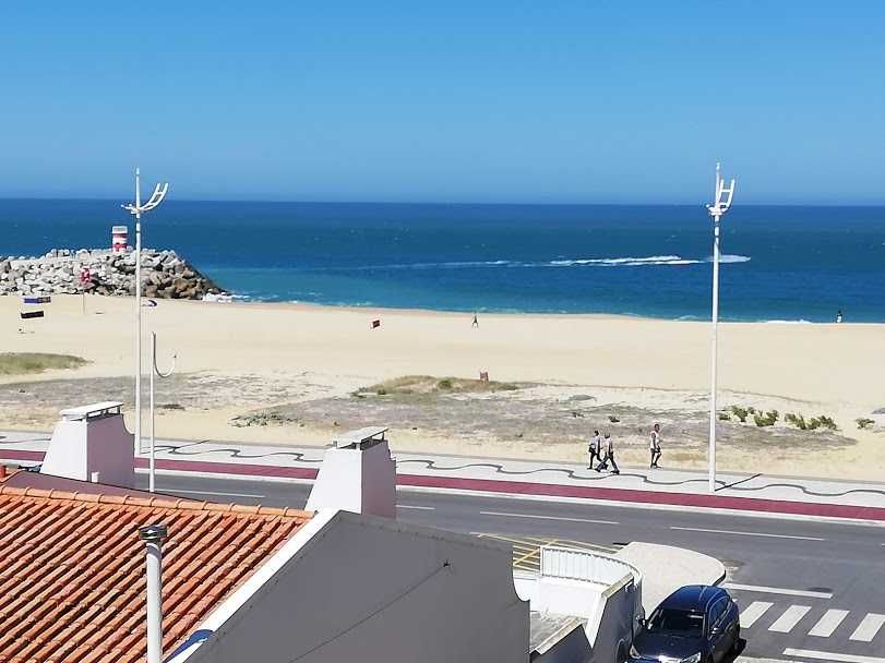 Casa de férias Nazaré-20 metros da praia com garagem