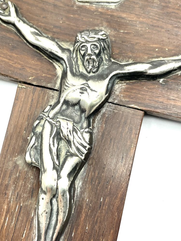 Cruxifixo em prata e pau santo antigo