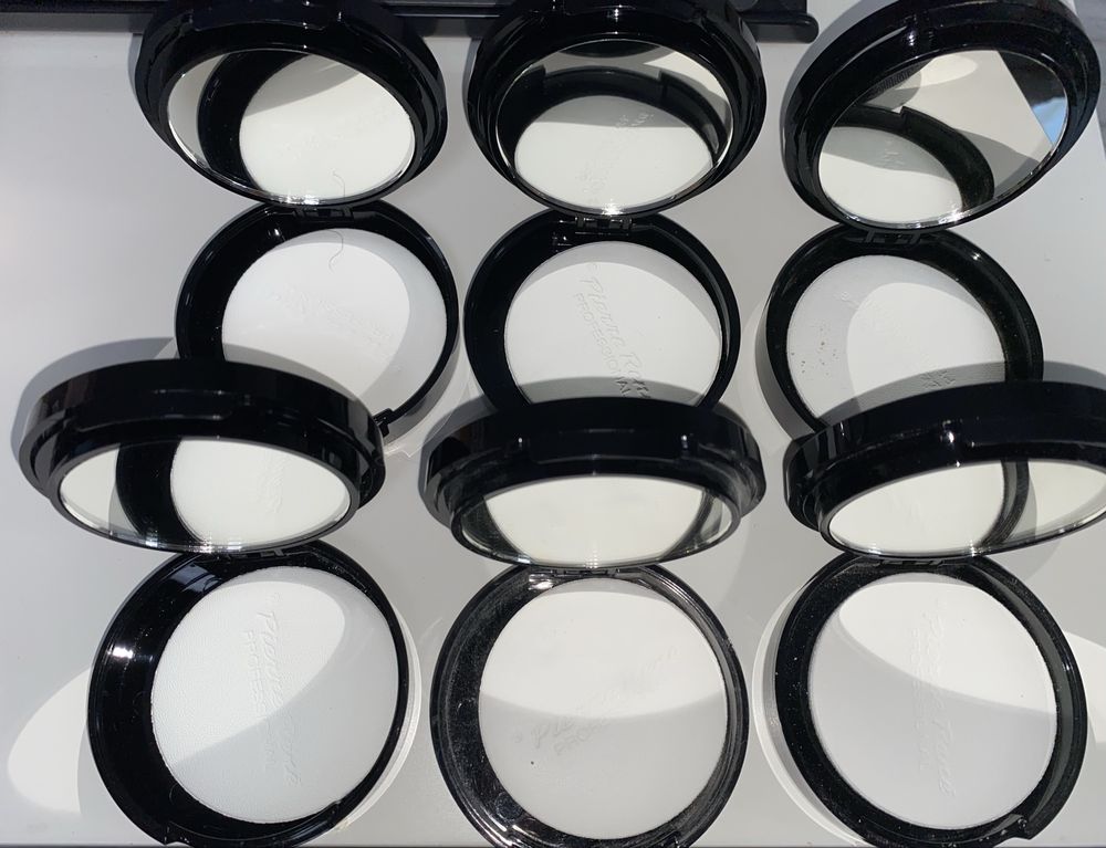 puder w kompakcie z SPF 25