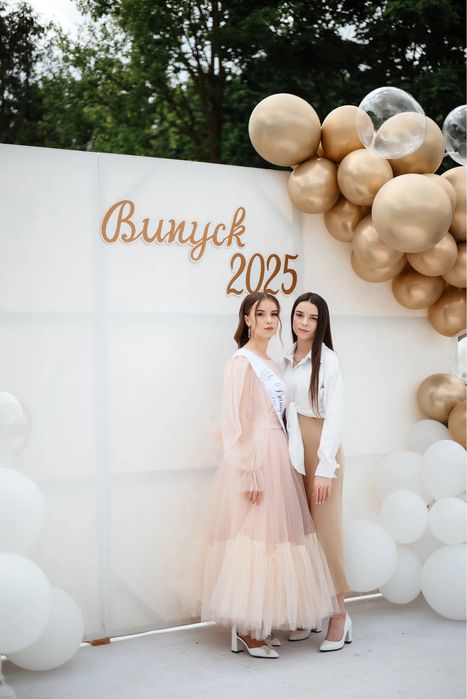 Продам випускну сукню