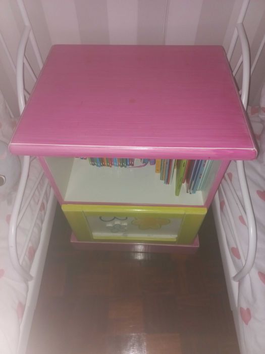 Mesa de Cabeceira Criança