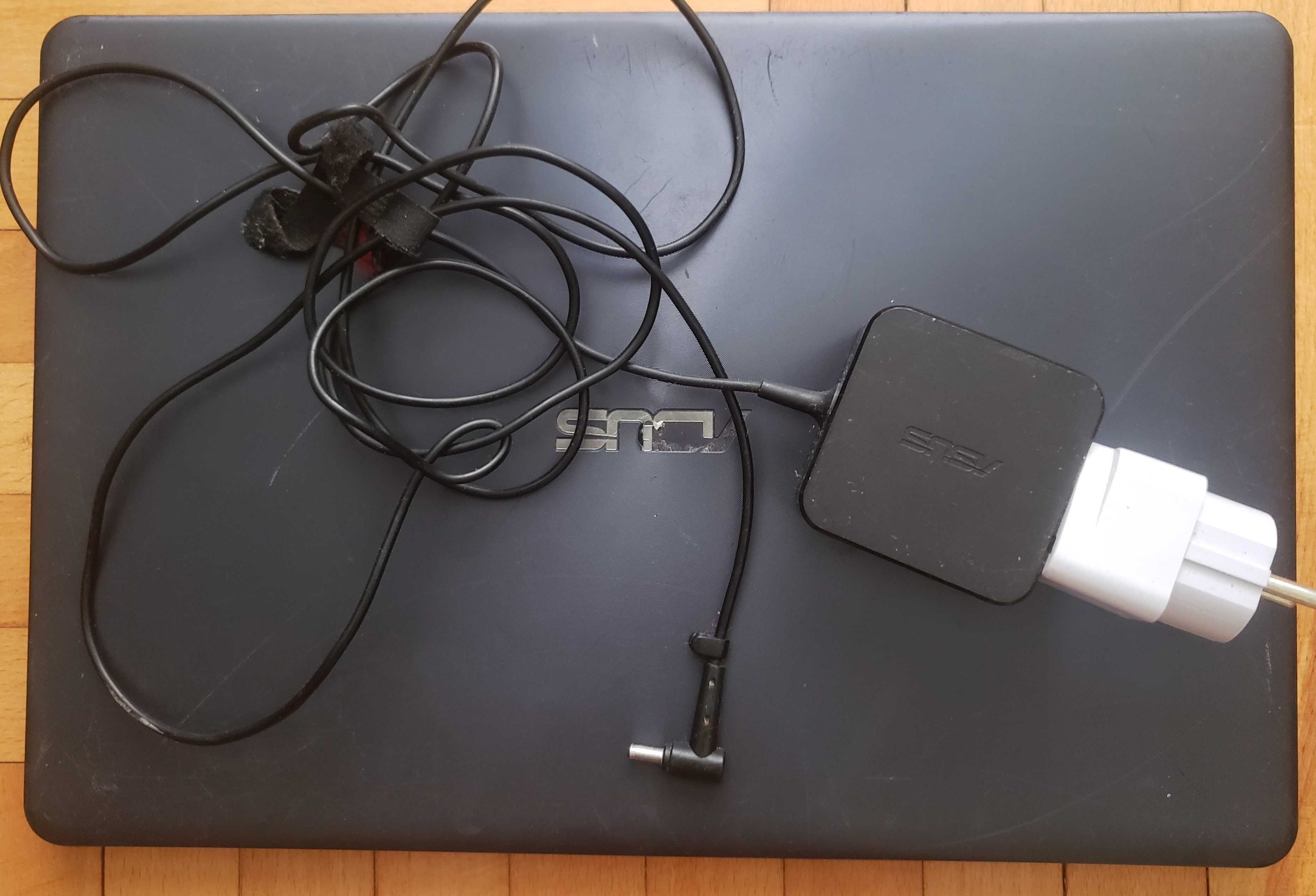 Ультрабук Asus VivoBook F510UA i5-8250U 4 (8)  1.6 - 3.4 GHz UHD 620