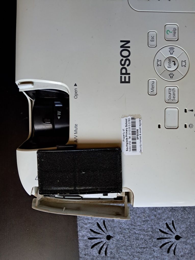 Projektor Epson EB-X9 torba pilot kable niski przebieg 493 godz