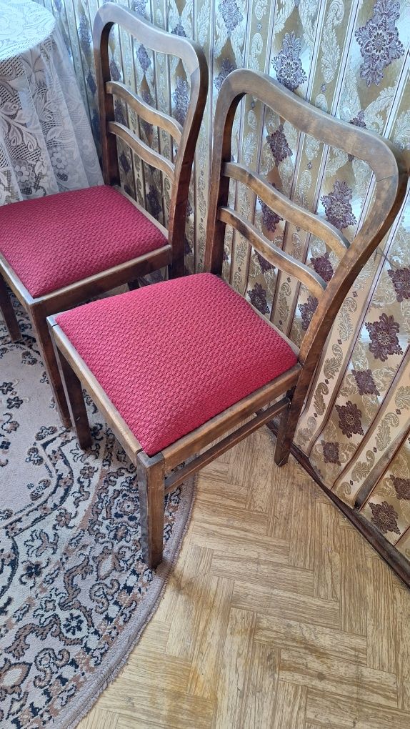 Zestaw stół drewniany okrągły i krzesła