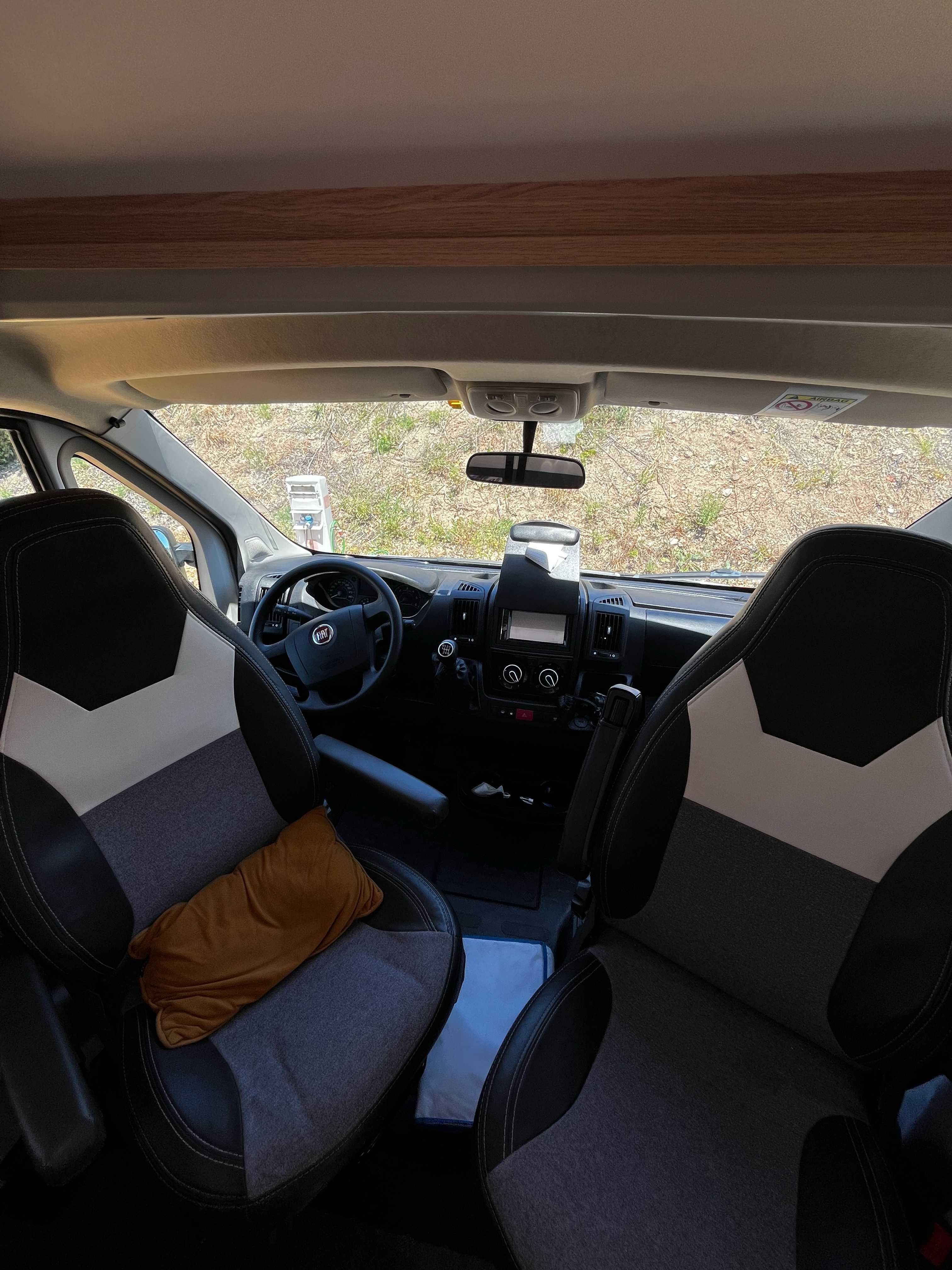 Autocaravana Sunlight V69 - Fiat Ducato 2021 com apenas 25.000 km