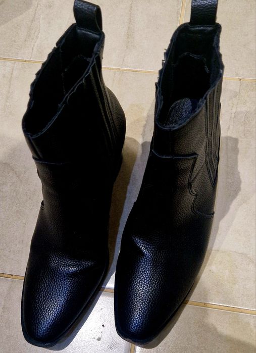 Czarne   botki 39