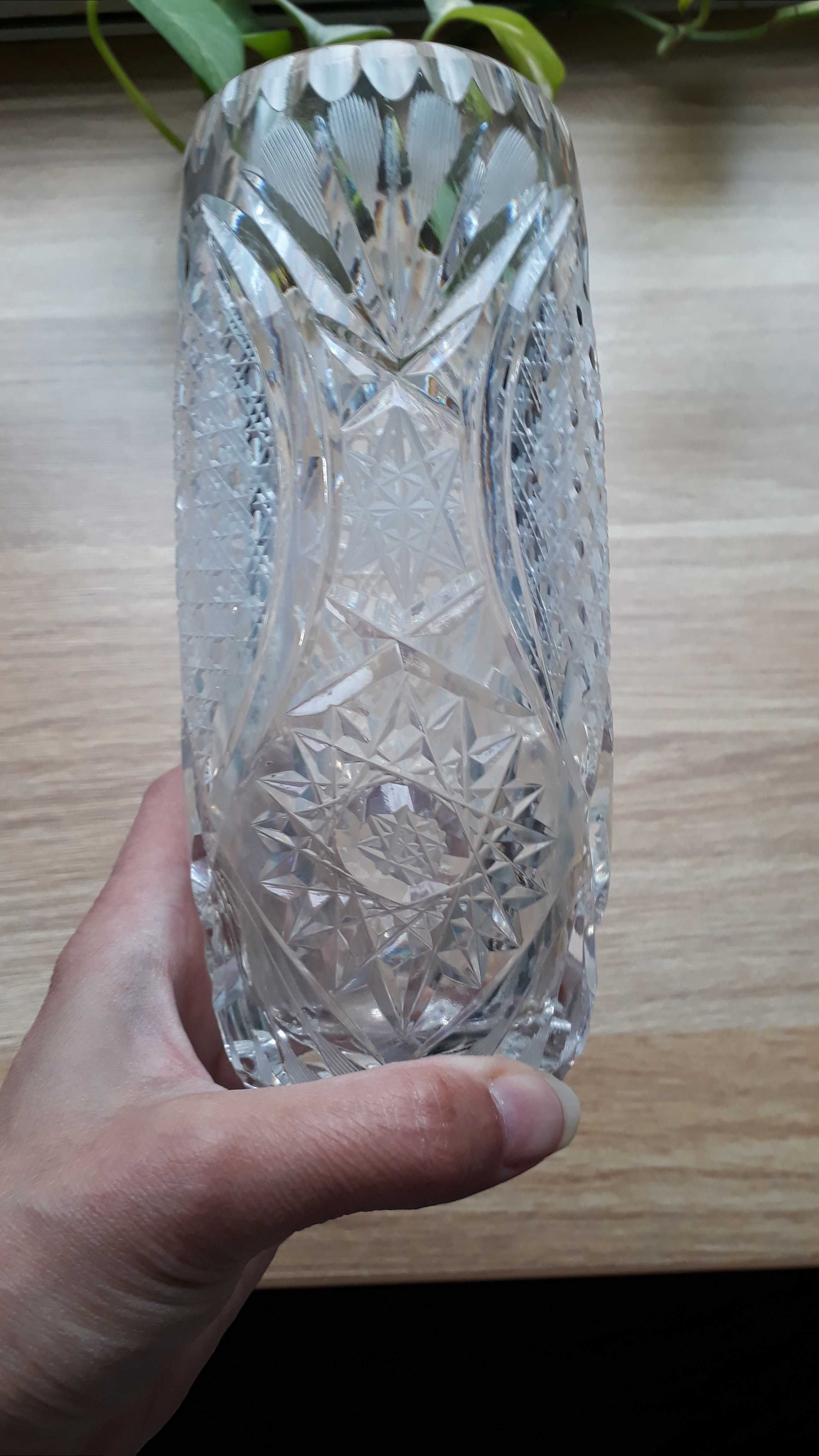 Mały kryształowy wazon