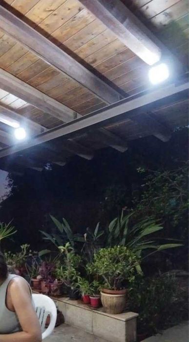Refletor Holofote LED com painel solar